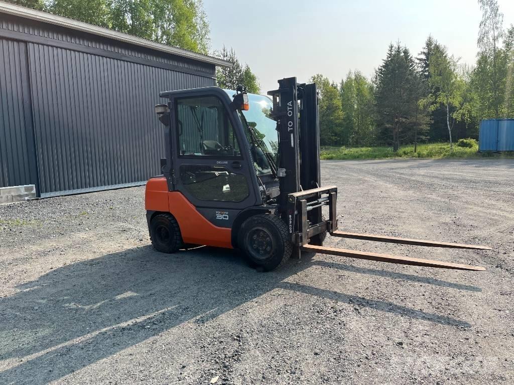 Toyota 52-8 FDF 30 Diesel Stapler