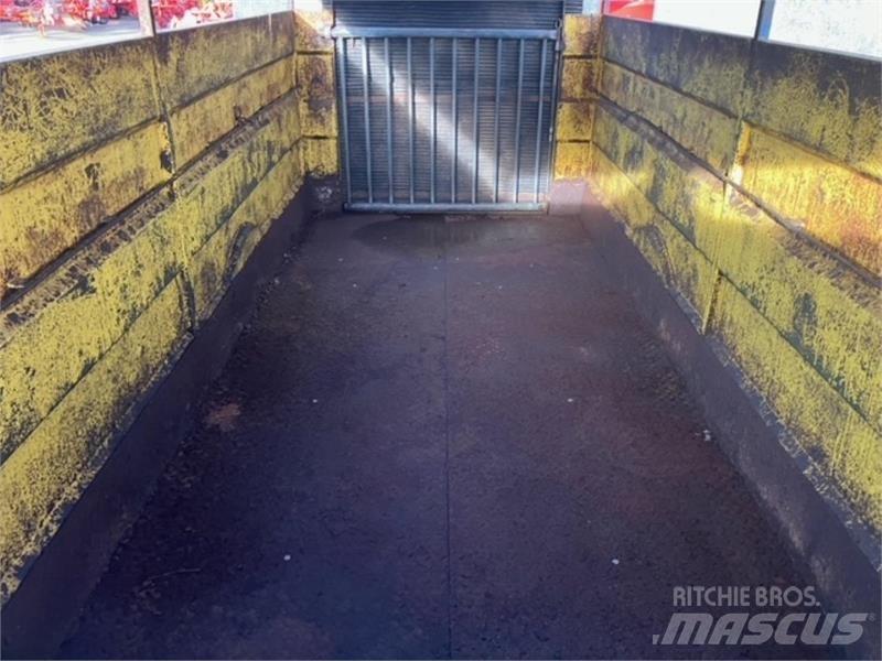 - - - 8M KREATURVOGN Weitere Anhänger