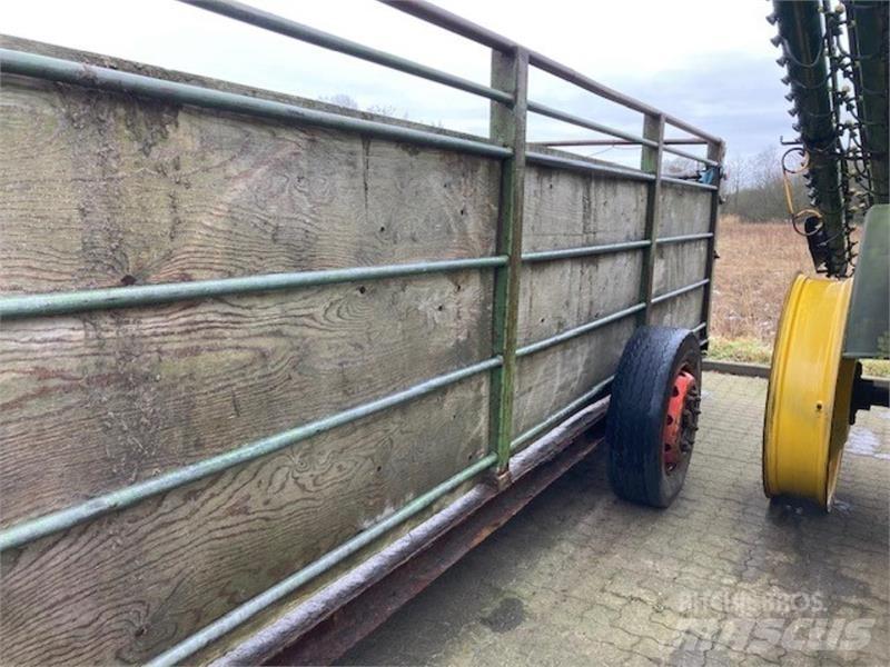  - - - Kreaturvogn Weitere Anhänger