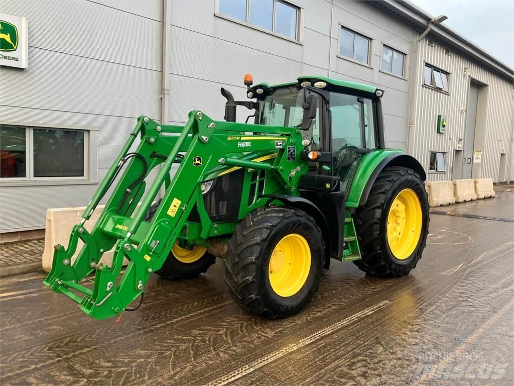 John Deere 6120M Traktoren