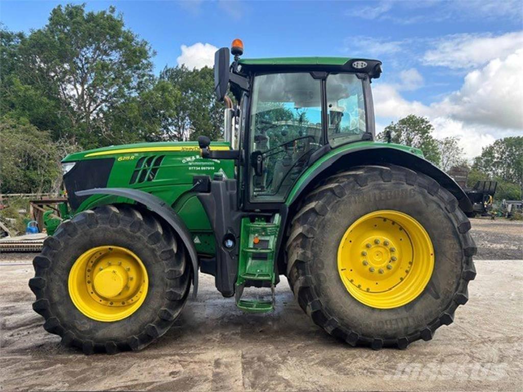 John Deere 6215R Traktoren