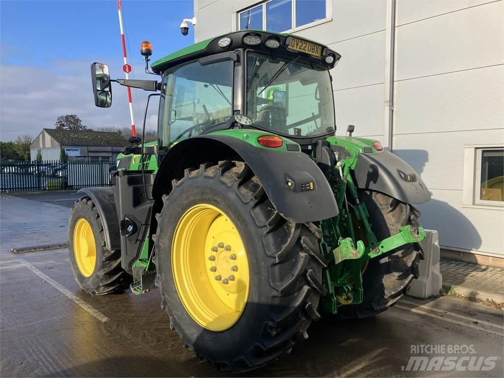 John Deere 6215R Traktoren