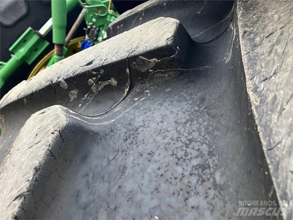 John Deere 6215R Traktoren