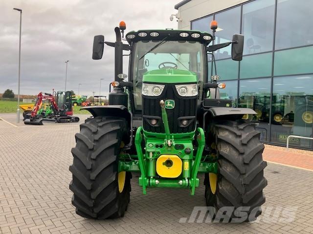 John Deere 6215R Traktoren