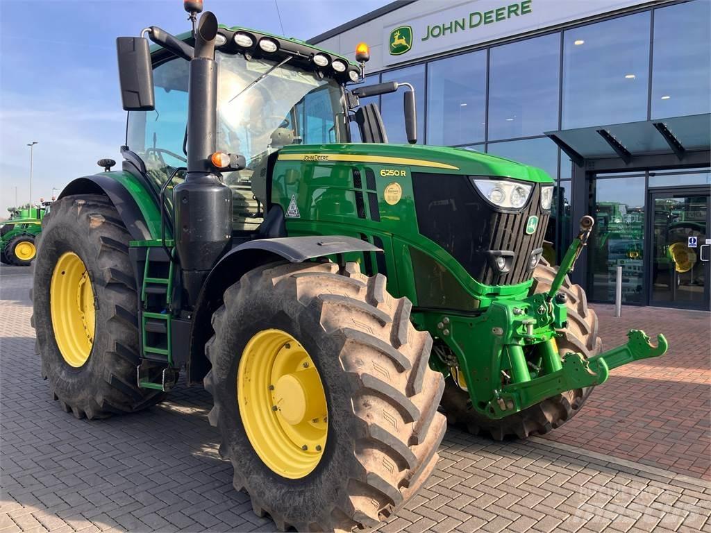 John Deere 6250R Traktoren