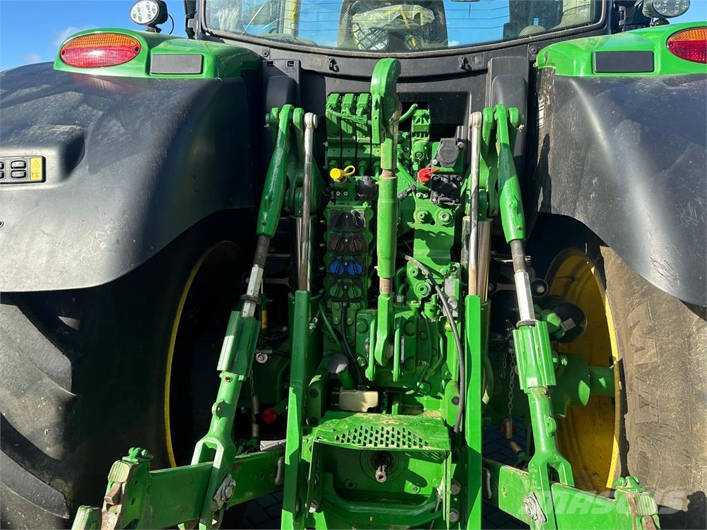 John Deere 6R 215 Traktoren