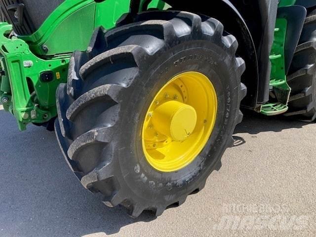 John Deere 6R 215 Traktoren