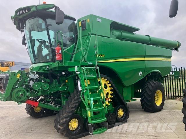 John Deere S790 Mähdrescher
