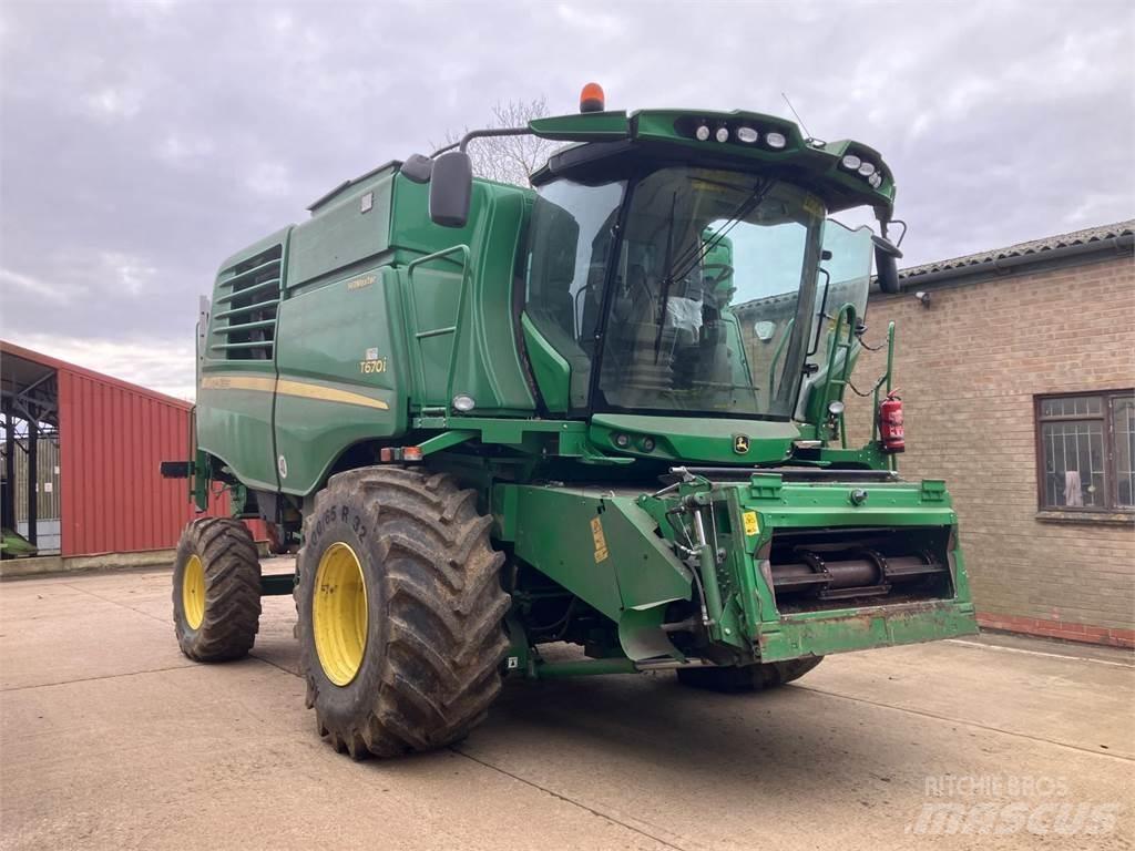 John Deere T670 HM Mähdrescher