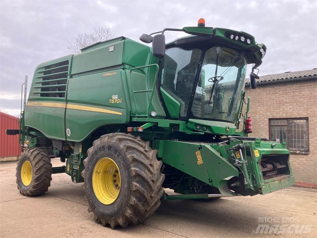 John Deere T670 HM Mähdrescher