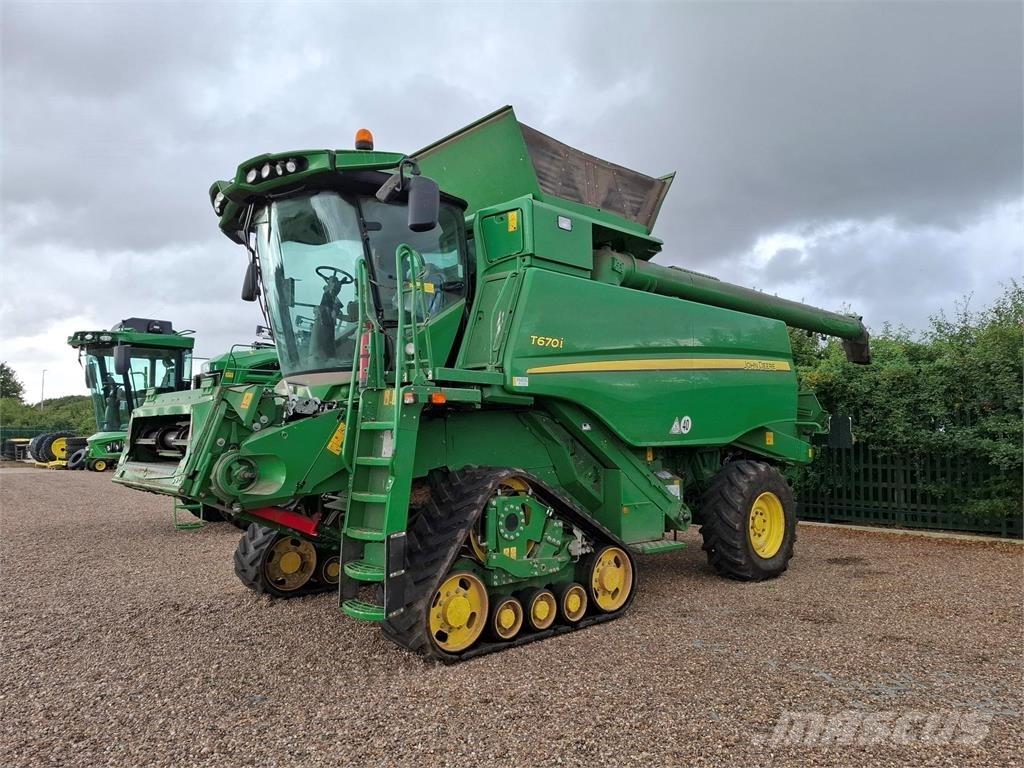John Deere T670i Mähdrescher