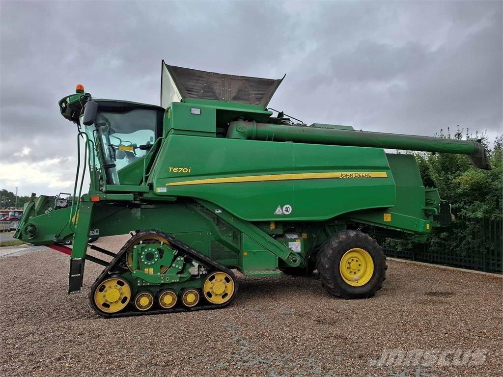 John Deere T670i Mähdrescher