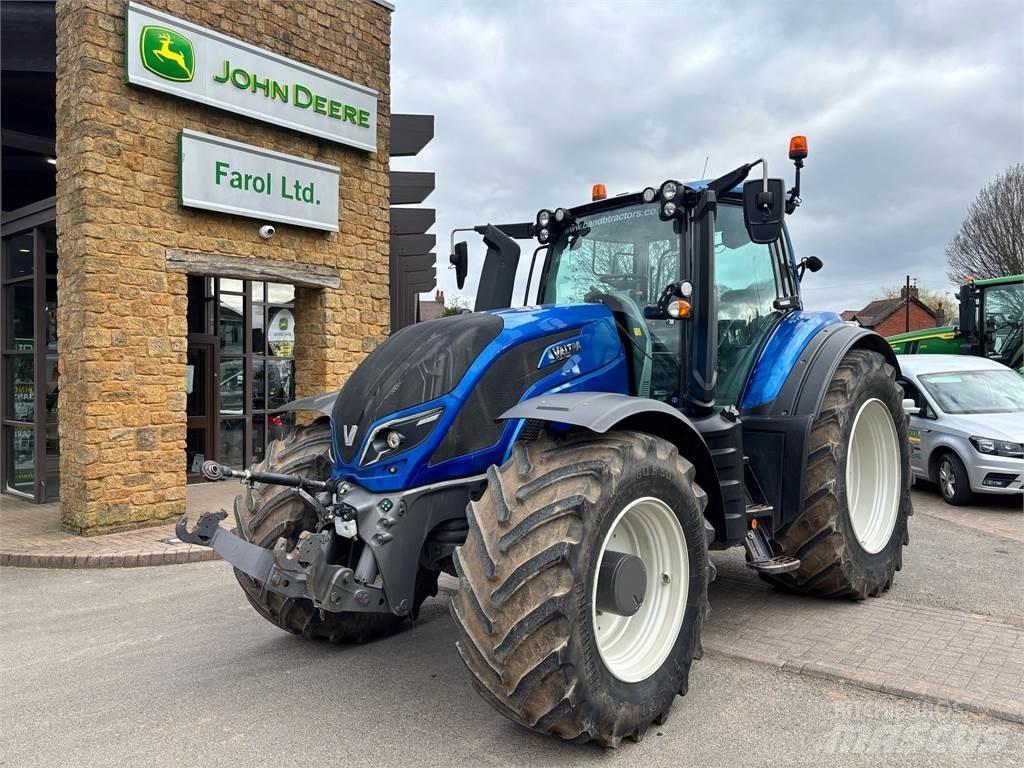 Valtra T234D Traktoren