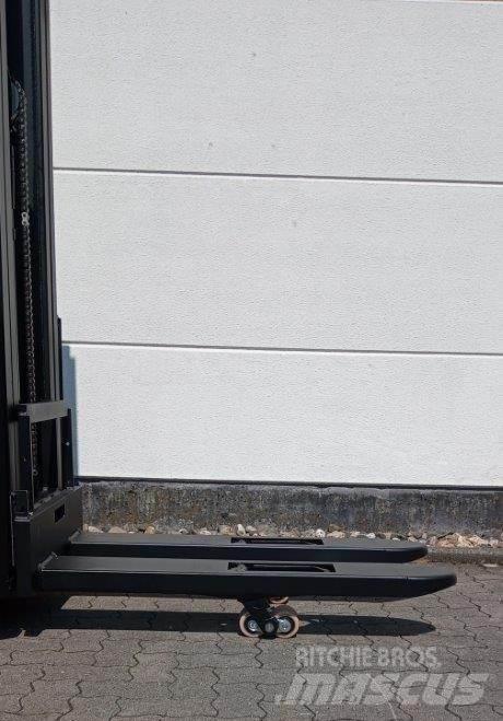 Toyota SWE160L Deichselstapler