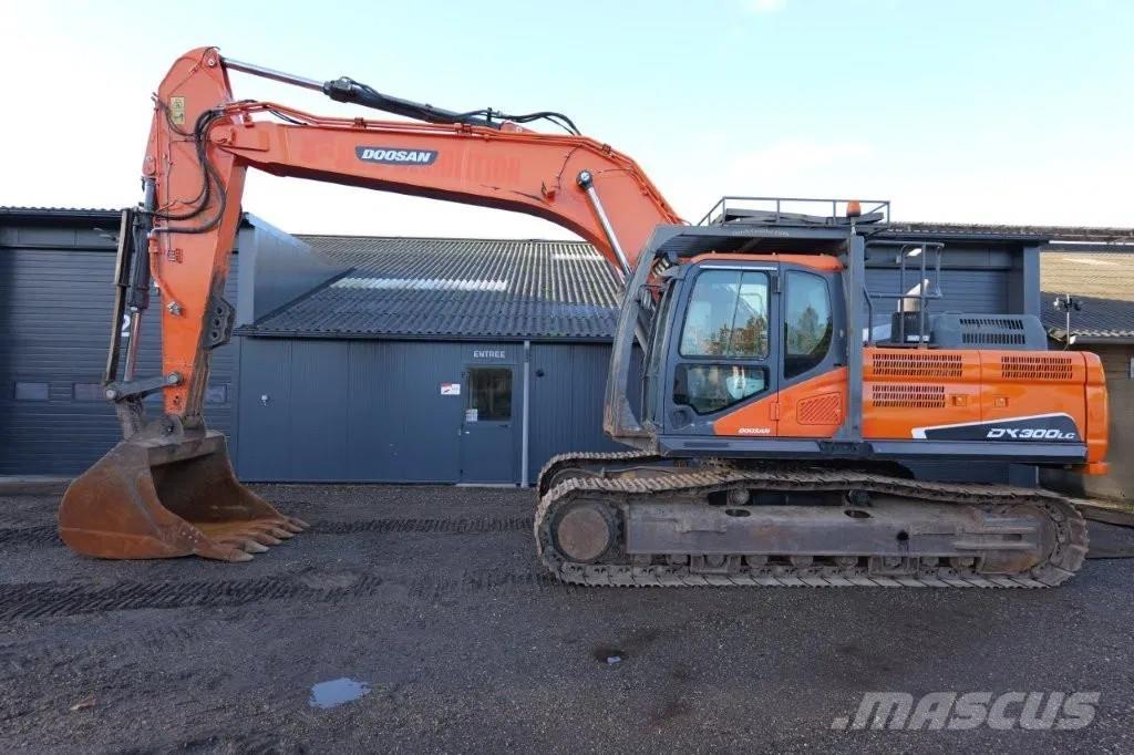 Doosan DX300LC Raupenbagger