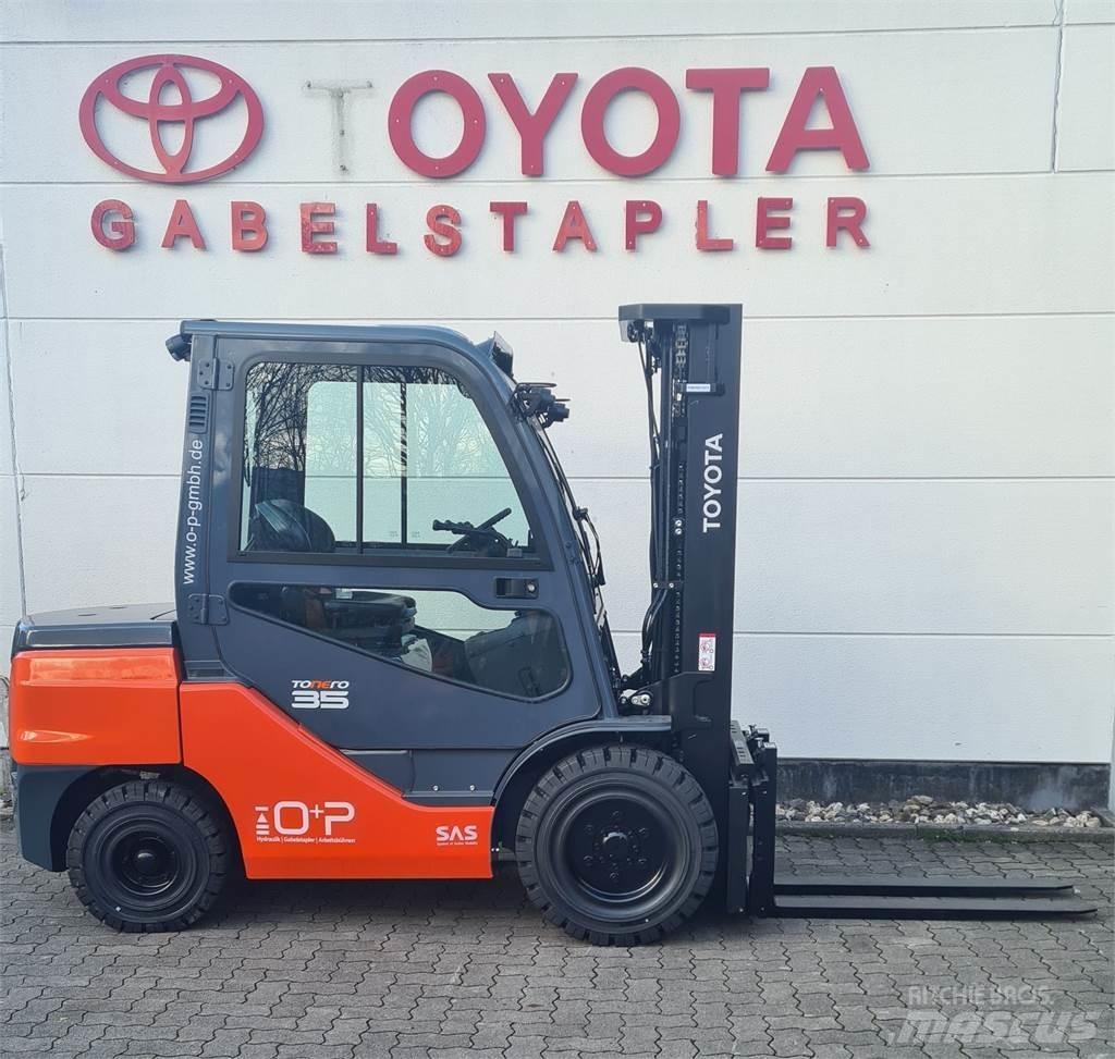 Toyota 52-8FDJF35 Diesel Stapler