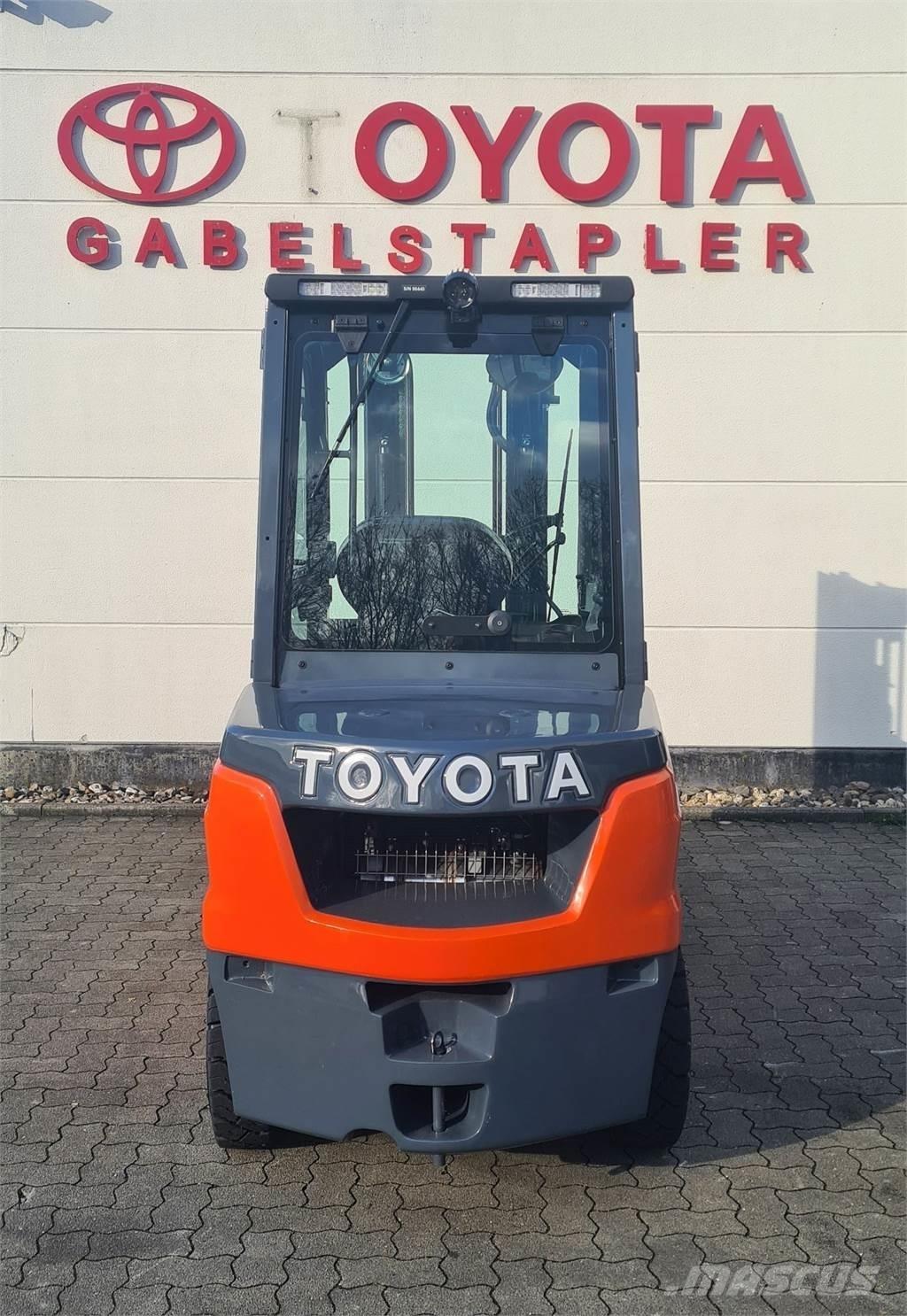 Toyota 52-8FDJF35 Diesel Stapler