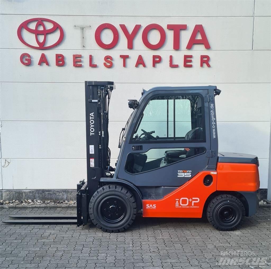 Toyota 52-8FDJF35 Diesel Stapler