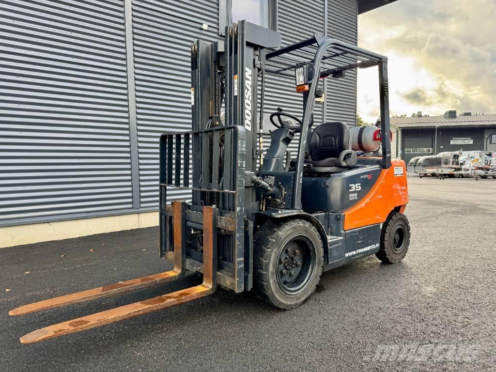 Doosan G 35 C-5 Gas Stapler