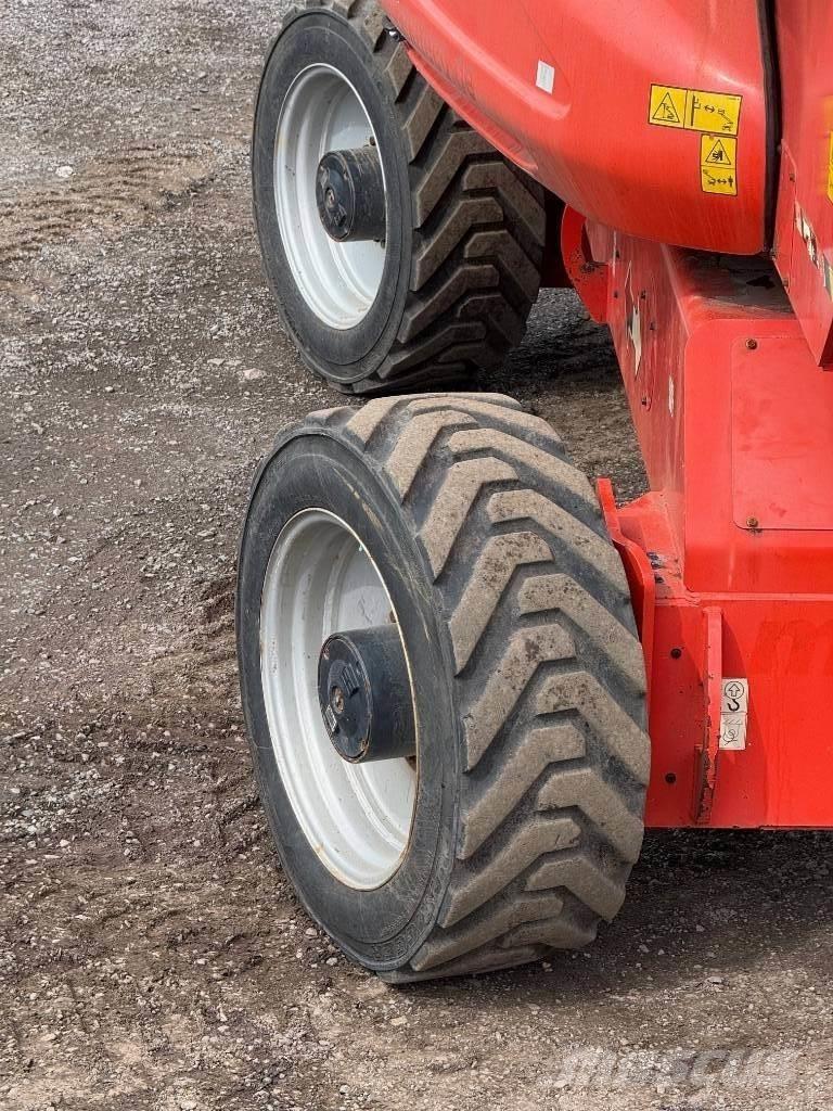 JLG 1250 AJP Gelenkteleskoparbeitsbühnen