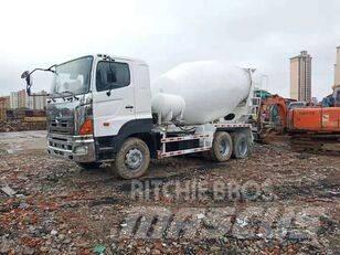 Hino 700 Beton-Mischfahrzeuge