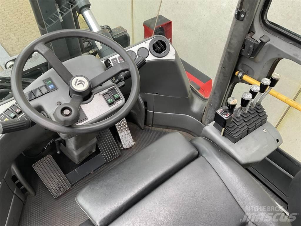 Kalmar DCE 140-6 Diesel Stapler