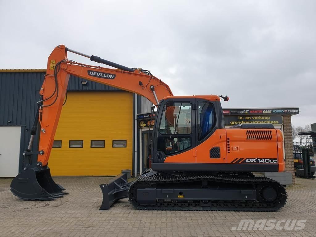 Develon DX140LC Raupenbagger
