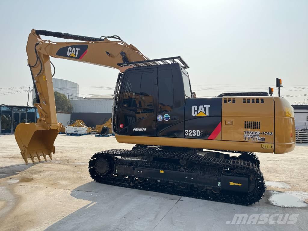 CAT 323D2L Raupenbagger