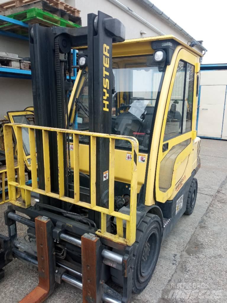Hyster H 3.5 FT Gas Stapler
