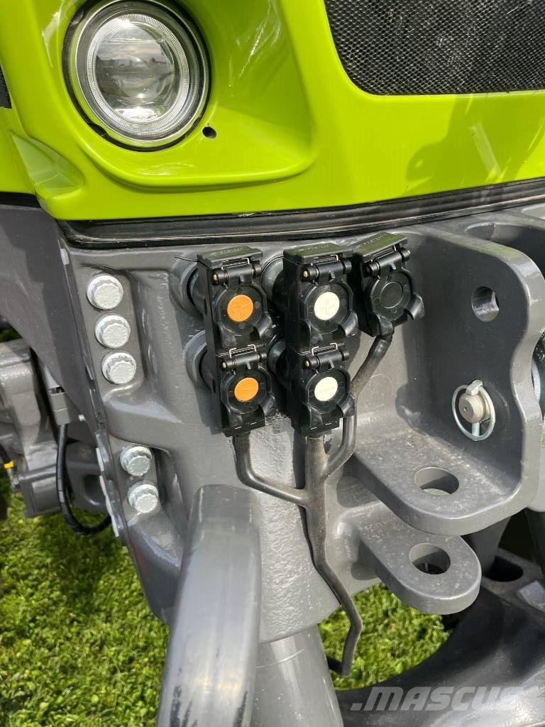 CLAAS AXION 930 Traktoren