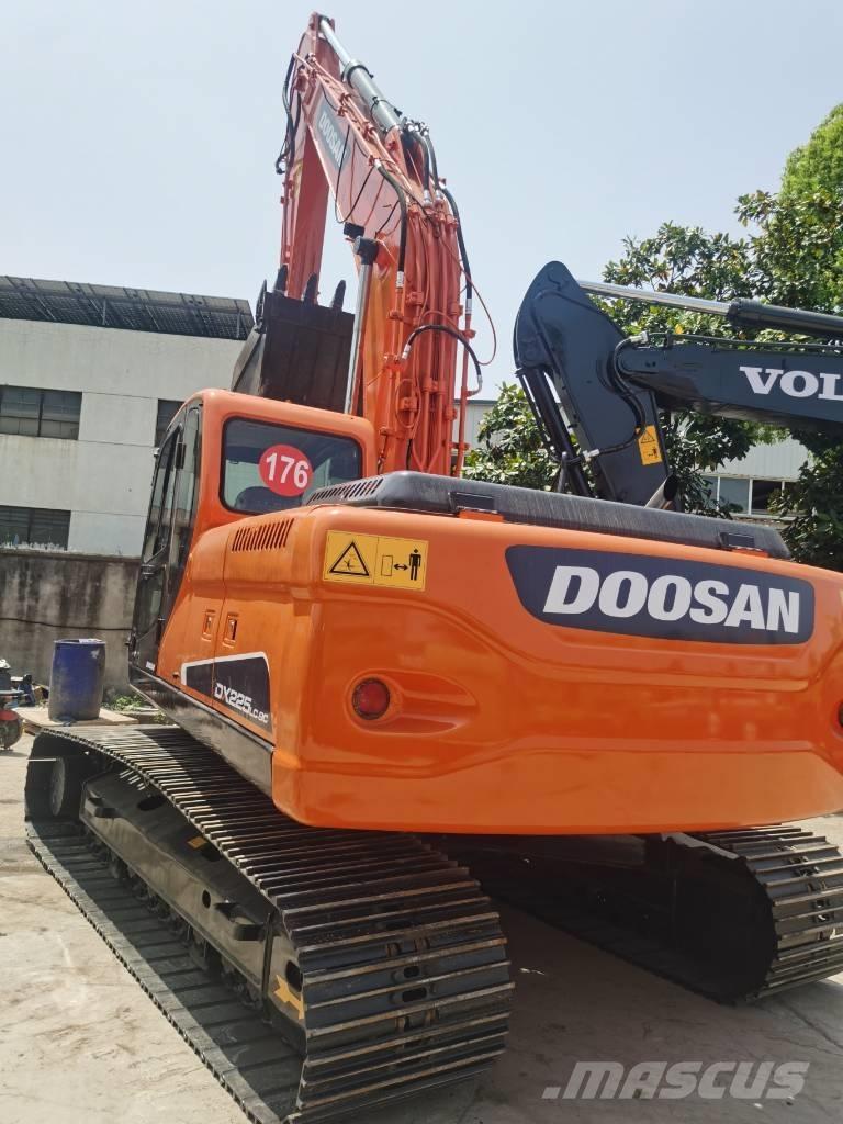 Doosan DX225LC-9C Raupenbagger