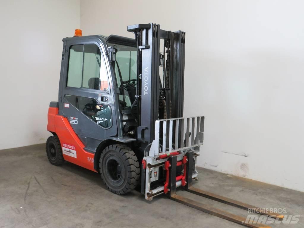 Toyota 8 FDF 20 Diesel Stapler