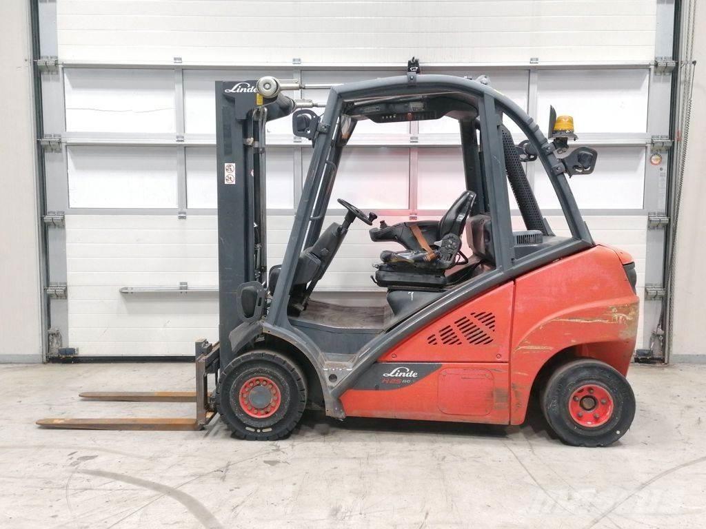 Linde H25D-02 Diesel Stapler