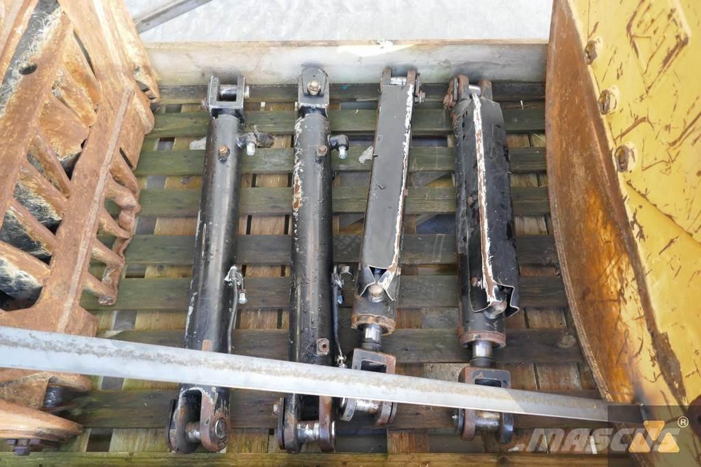 CAT 525D Grapple Transport Sonstige