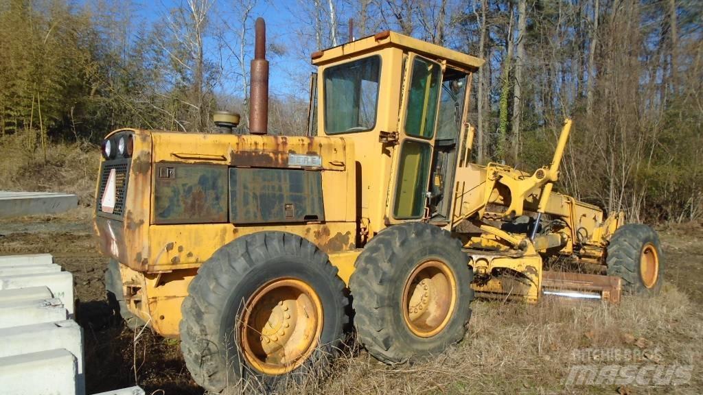 John Deere 672 A Grader