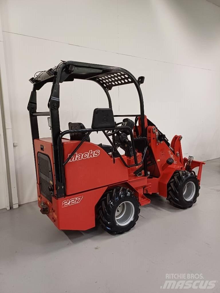 Macks 227 Minilader