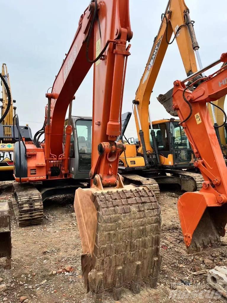 Hitachi ZX 135 US Raupenbagger