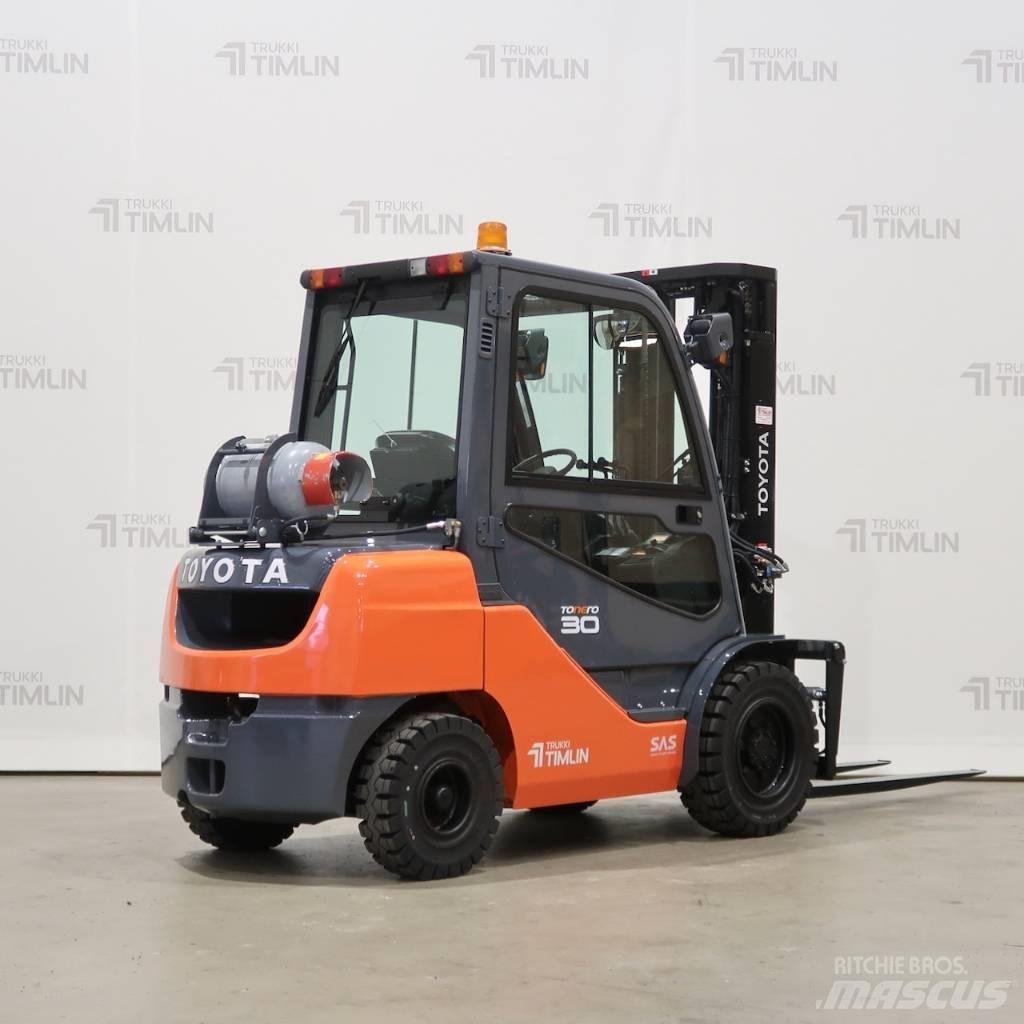 Toyota 02-8FGF30 Gas Stapler