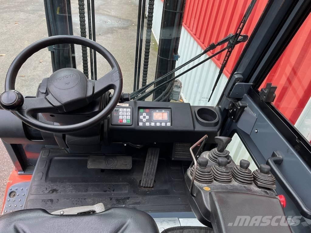 Toyota 8 FBMT 30 Elektro Stapler