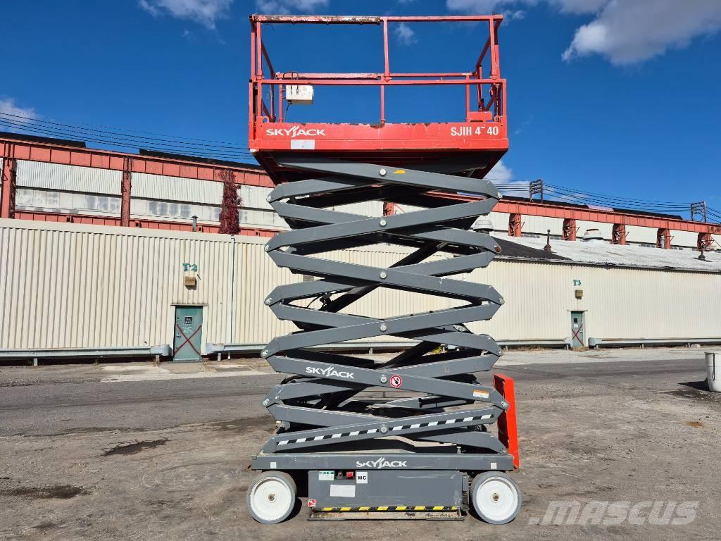 SkyJack SJ 4740 Scheren-Arbeitsbühnen