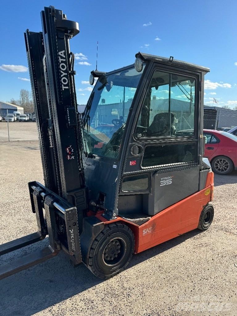 Toyota 8FBMT35 Elektro Stapler