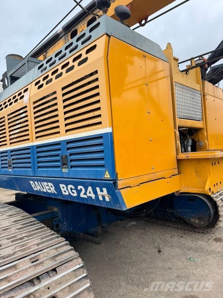 Bauer BG 24 H Schwere Bohrgeräte
