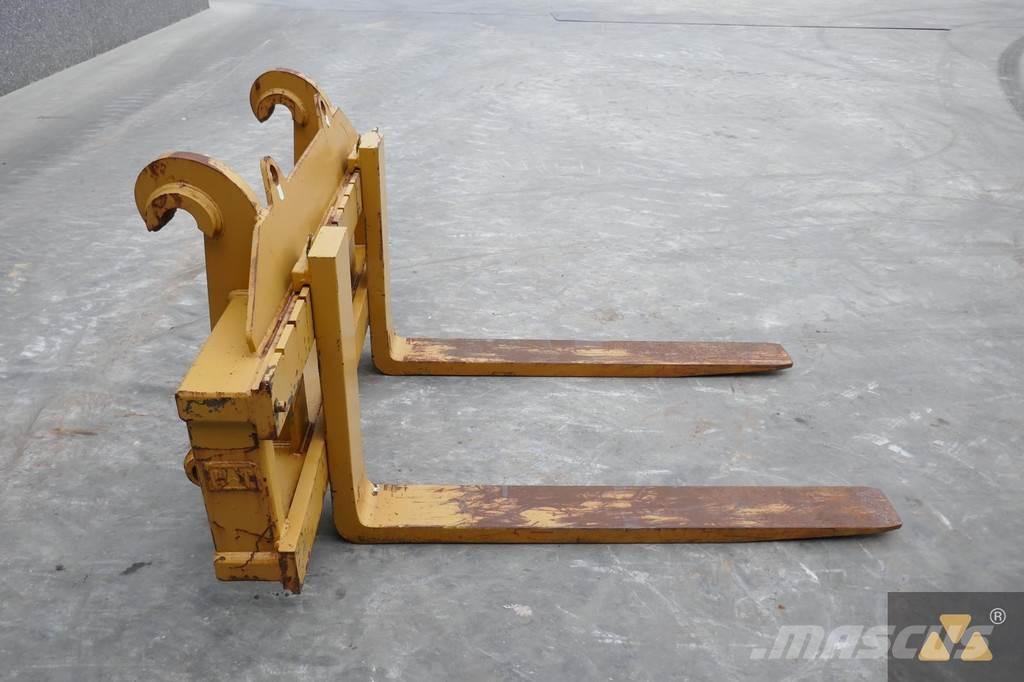 CAT 966/972 Forks Transport Sonstige