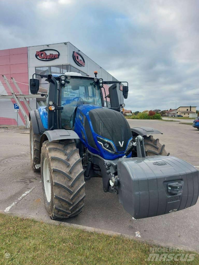 Valtra T235V Traktoren