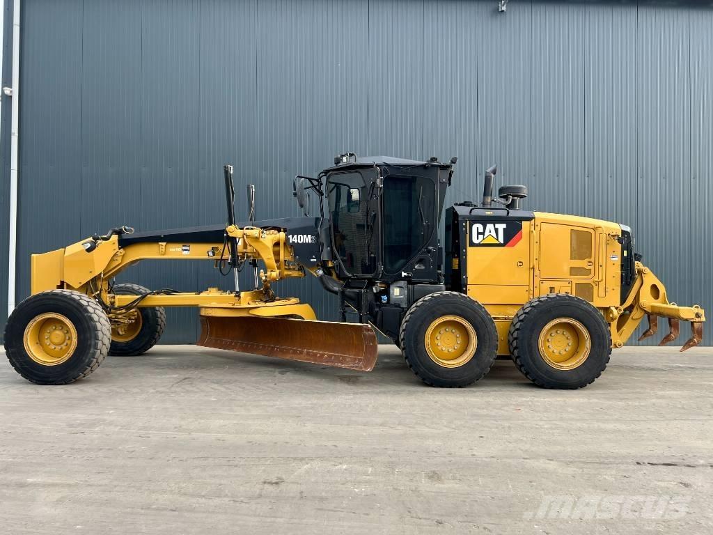 CAT 140M Grader