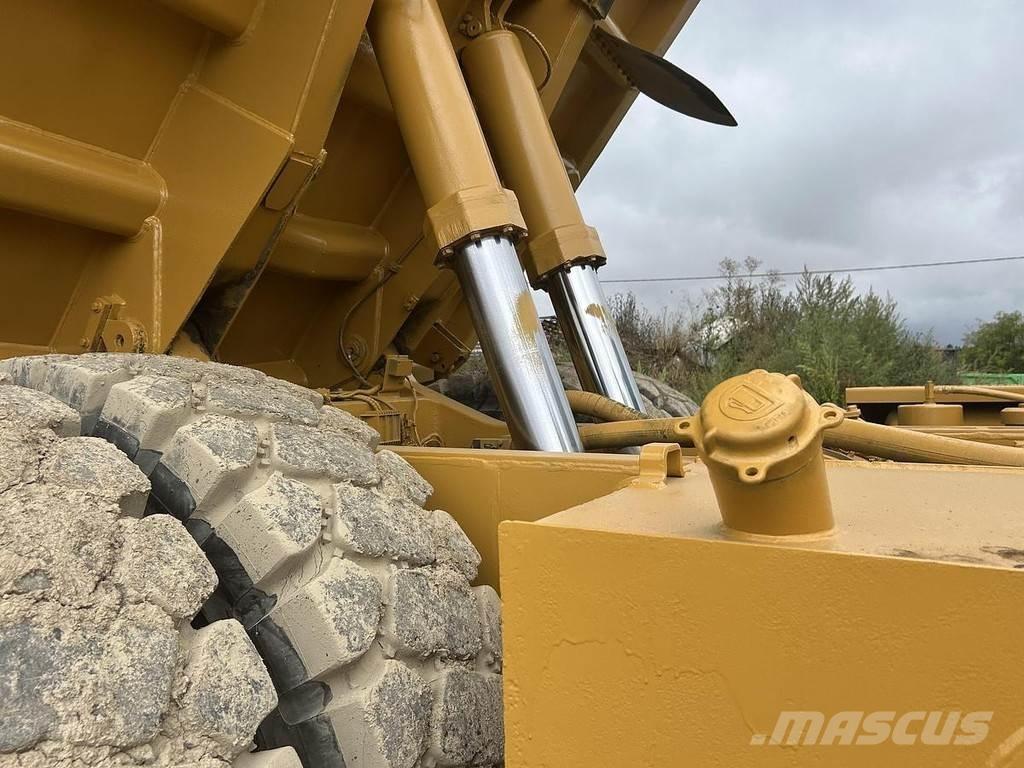 CAT 769D Minidumper