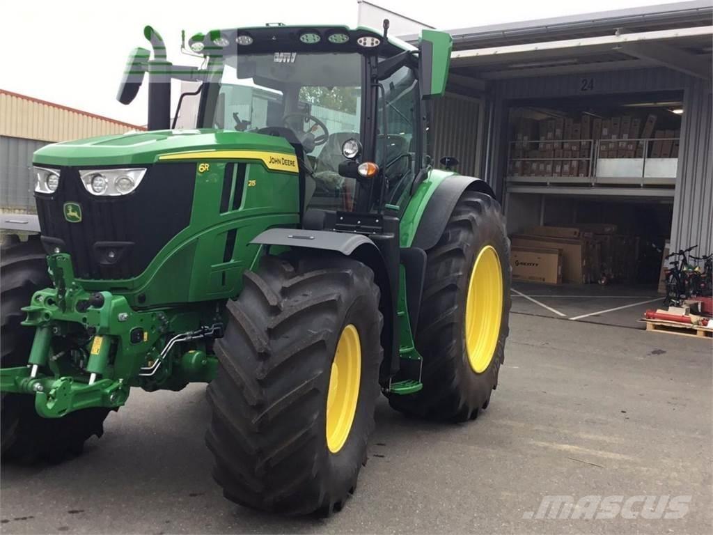 John Deere 6R215 Traktoren