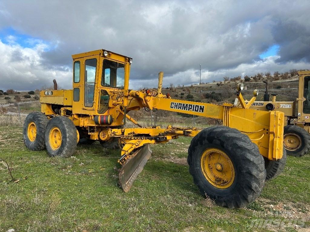 Champion 760 Grader
