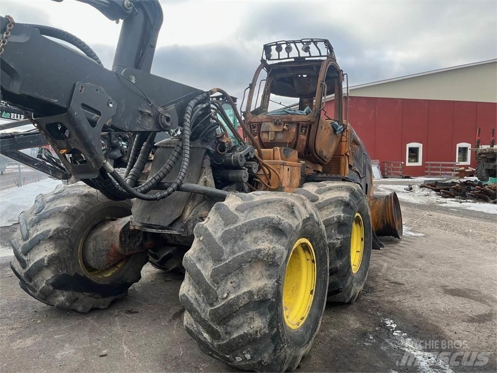 John Deere 1470E Harvester