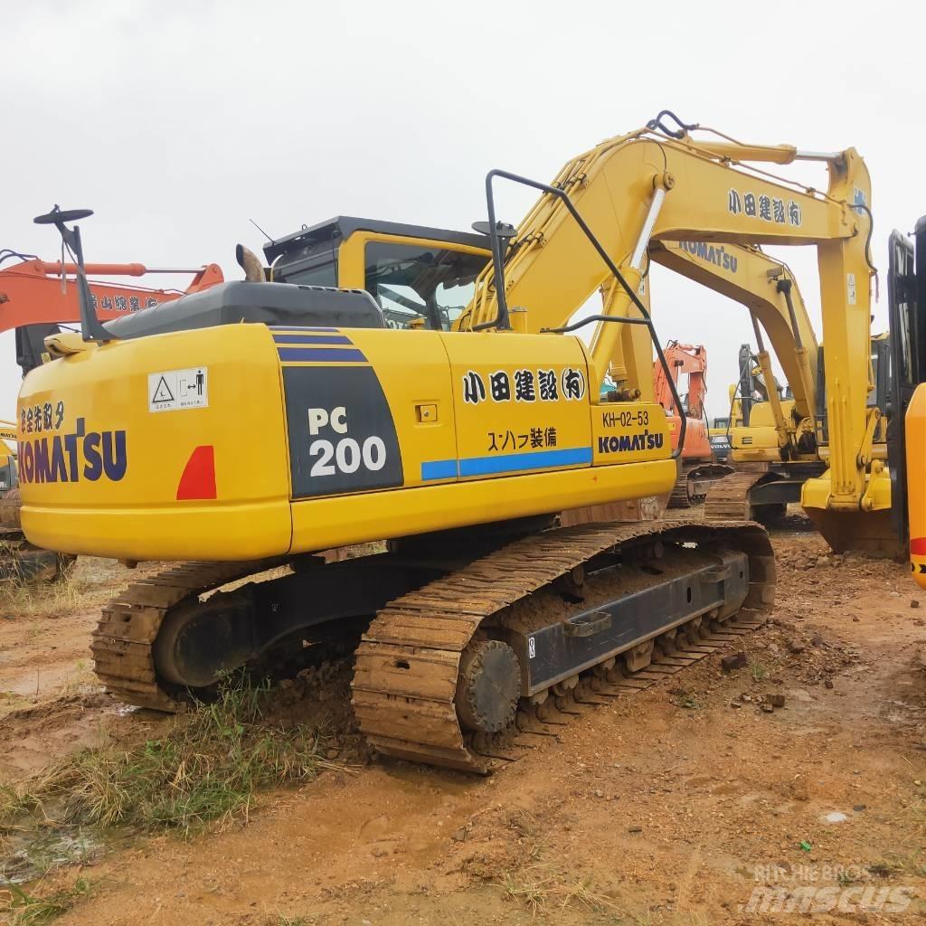 Komatsu PC200-8 Raupenbagger